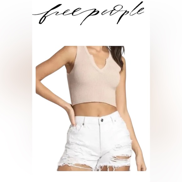 SOLD🤍 NWT Free People Women's We The Free Maggie White Distressed Denim
Shorts 🤍 - Picture 1 of 3